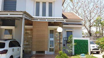 tampak depan rumah di perumahan clove shm