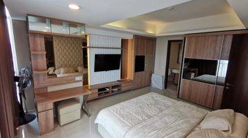 Gambar 5 Apartment Kemang Village 2 BR Fully Furnished Balcony