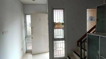 Gambar 2 Rumah semi furnished di Virginia village 