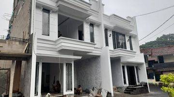 Gambar 2 Rumah di Jl. Tanjung Barat Jakarta Selatan 2,5 Lantai