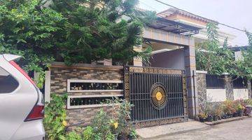 tampak depan rumah 2 lantai semi furnish