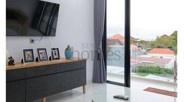 Gambar 2 Villa 2 Lantai Furnished SHM di Padonan, Badung