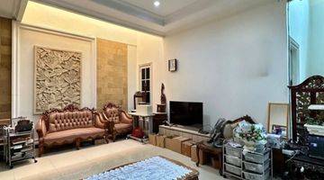 Gambar 1 Rumah Dijual Cipete Modern Classic House Jalan Lebar & Tenang