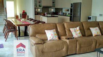 Gambar 3 Rumah 2 Lantai Bagus Semi Furnished di Jl. Puri Mutiara, Kemang