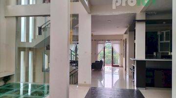 Gambar 5 Rumah Vila 4 lantai shm full furnished dago pakar resort bandung