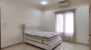 Gambar 3 Rumah Area Kemang Bagus Semi Furnished 