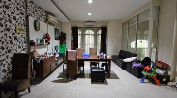 Gambar 1 Dijual Town House Cordoba Lt 8x15m, 3 Lantai, Cck Utk Usaha, Pinggir Jln Shm