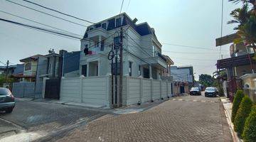 Gambar 1 Dijual Rumah di Citra Garden 2, Jakbar Lt 213m Lb 400m2 Hoek Rumah Brand New