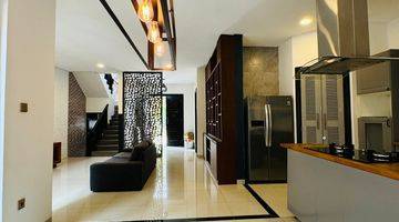 Gambar 2 Rumah Mewah Cluster Amerika Latin 8x18 Design Interior 