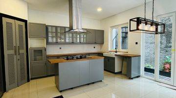 Gambar 1 Rumah Mewah Cluster Amerika Latin 8x18 Design Interior 