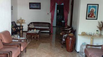 Gambar 2 Rumah 2 lantai di Manukan bebas banjir 