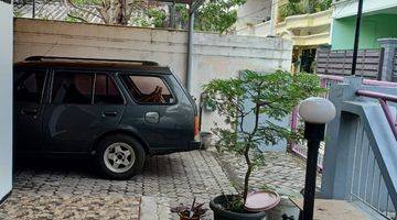 Gambar 1 Rumah 2 lantai di Manukan bebas banjir 