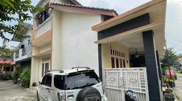 Gambar 2 Rumah Hook 1,5 Lantai dlm kompleks dkt Tol dan Stasiun di Depok