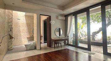 Gambar 5 Rumah 2 Lantai Bagus Semi Furnished di Pakuwon City Villa Royal