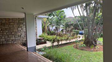 tampak depan rumah sw pool disewa untuk