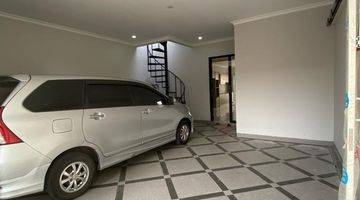 Gambar 3 Rumah Modern Bagus 2 Lt Di Tebet Private Pool SHM + Imb 01.2024