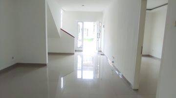 Gambar 1 Rumah Bagus 2 Lantai SHM di Emerald Bintaro 