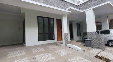 Gambar 2 Rumah di Discovery Bintaro 2 Lantai, Hook, Hadap Utara, Siap Huni