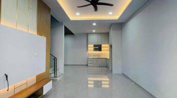 Gambar 2 Dijual Rumah Cantik 3 Lantai Full Renovasi Di Beverly Green 