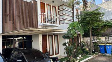 Gambar 2 Rumah Dalam Townhouse Eksclusive pinggir jalan Jakarta selatan