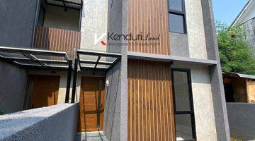 Gambar 1 Rumah Modern Minimalist di Komplek Townhouse Asri di Jagakarsa