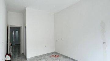kamar tidur hunian modern minimalis dalam komplek