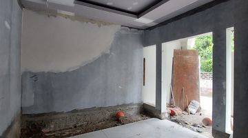 ruang tamu rumah baru siap huni akses