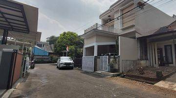 Gambar 1 Rumah 2,5 lantai di di Grand depok city, jual murah