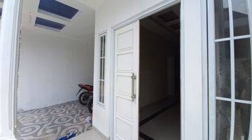 Gambar 2 Rumah 2 Lantai 4 Kamar Dekat Stasiun Depok 