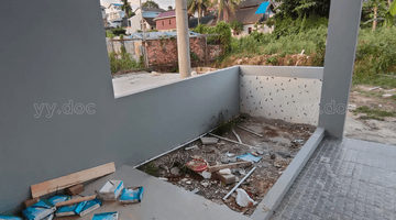 Gambar 4 Rumah 2,5 Lantai di Bibir Jalan Raya Dengan Rooftop Terrace Harga Murah