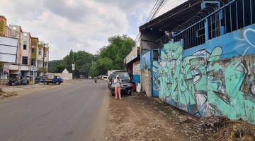 Gambar 1  Gudang Pinggir Jl. Raya Curug Tangerang 