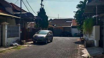 Gambar 5 Rumah Taman Simpang Darmo Permai Selatan Surabaya 12002