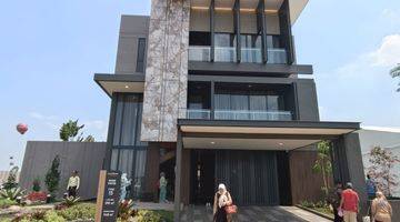 Gambar 1 Brand New House Super Keren Ada Lift di Kota Wisata