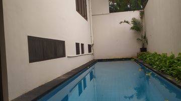 Gambar 3 DISEWAKAN RUMAH 2 LANTAI FULLY FURNISHED HADAP SELATAN S0036