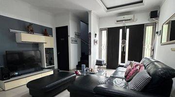 Gambar 3 Rumah Hook Sevilla Furnished 