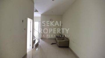 Gambar 3 Rumah cluster 2 lantai siap huni posisi hook jl.karya makmur