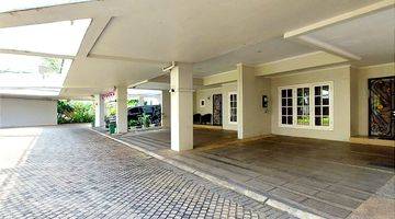garasi/carport jual rumah mewah fully furnished