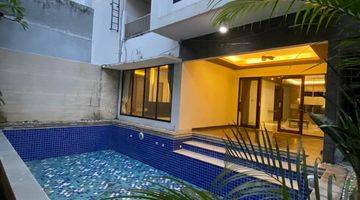 kolam renang jual rumah mewah siap huni