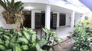 tampak depan jual rumah di lingkungan perumahan