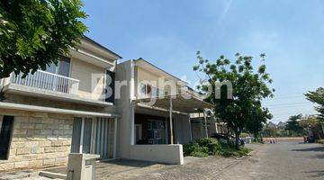 Gambar 2 Rumah Royal Residence, Jalan Kembar Row 4 Mobil