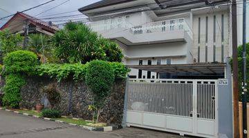 Gambar 1 Dijual Rumah 2 Lantai Bagus Full Furnished Kebayoran Lama Jakarta Selatan