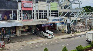 Gambar 1 Ruko Gandeng di serang di Jalan Raya Serang