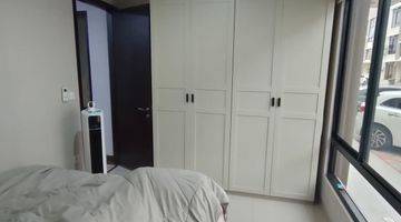 Gambar 1 Rumah Baru furnished di jakarta barat