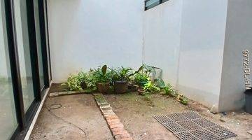 Gambar 2 Rumah Siap Huni Ada Halaman Belakang Di Kebayoran Residence