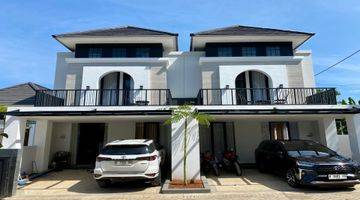 Gambar 1 Dijual Rumah Mewah 2 Lantai De Villa Garden Banyumanik