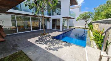 Gambar 1 Luxury Villa Ungsan With Ocean View 