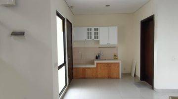 Gambar 4 Rumah 2 Lantai Cluster Mayfield, Greenwich, Bsd