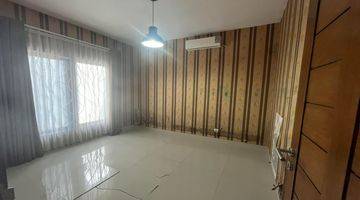 Gambar 4 Rumah Modern Ready Unit Dekat Ke Lapangan Renon