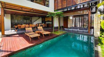 Gambar 1 Fully Furnished 5 Bedrooms en-suite Villa / Modern House with swimming pool at beautiful Canggu Complex Area