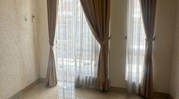 Gambar 1 Rumah Cantik Furnished Di Taman Surya 5, Rapi, Bagus